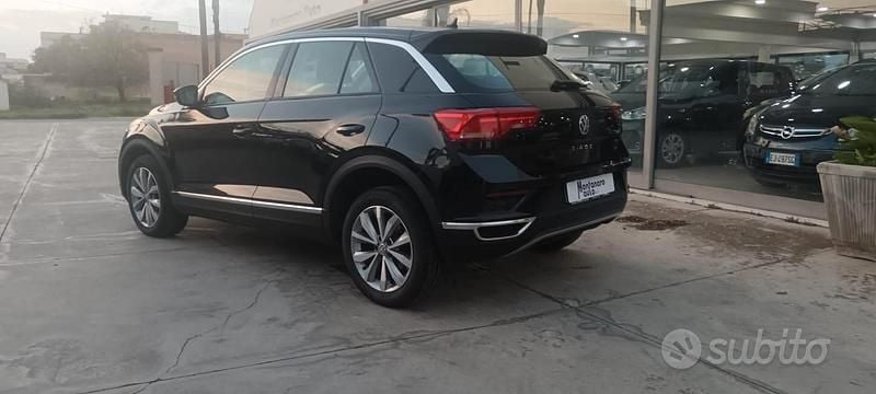 Usata VW T-Roc Style 115 CV (84 kW) 2018 Nero SUV