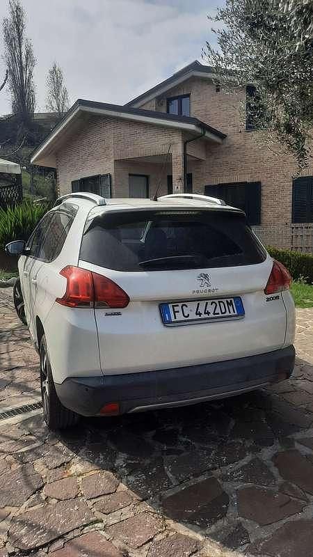 Usata Peugeot 2008 Allure 99 CV (72 kW) 2016 SUV