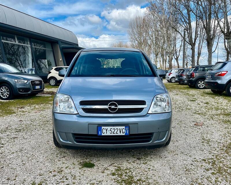 Usato 2005 Opel Meriva 1.6 Benzin 101 CV (3.500 €)
