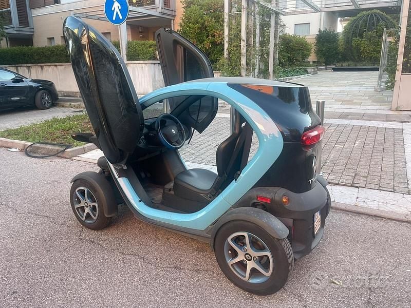 Usata Renault Twizy 2018 Blu Utilitaria