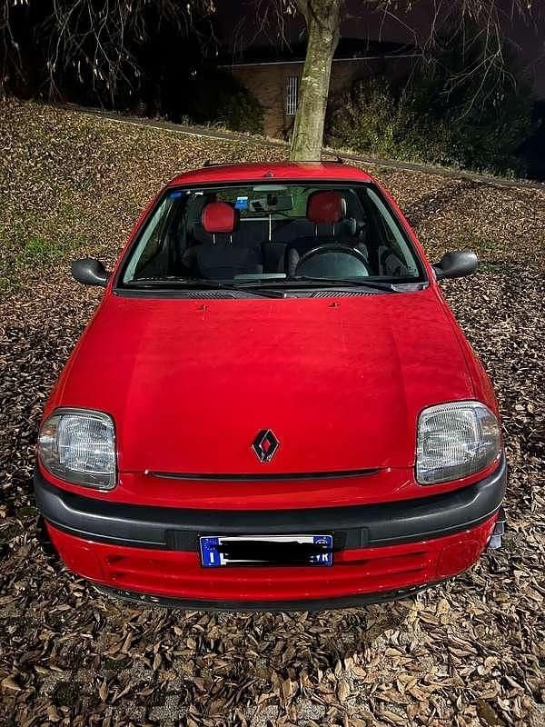 Usata Renault Clio II 58 CV (42 kW) 2000 Berlina