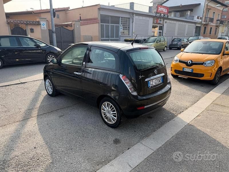 Usata Lancia Ypsilon 78 CV (57 kW) 2009 Nero Utilitaria