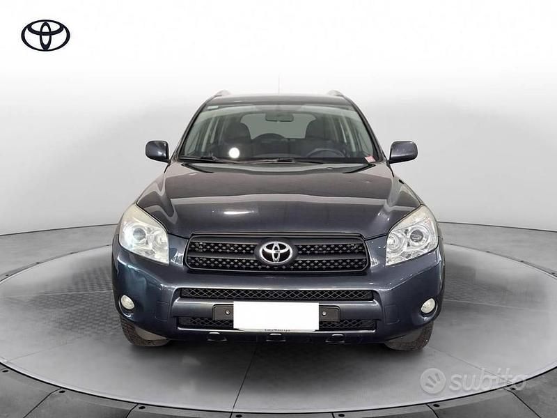 Usata Toyota RAV4 Sol 136 CV (100 kW) 2006 Grigio SUV