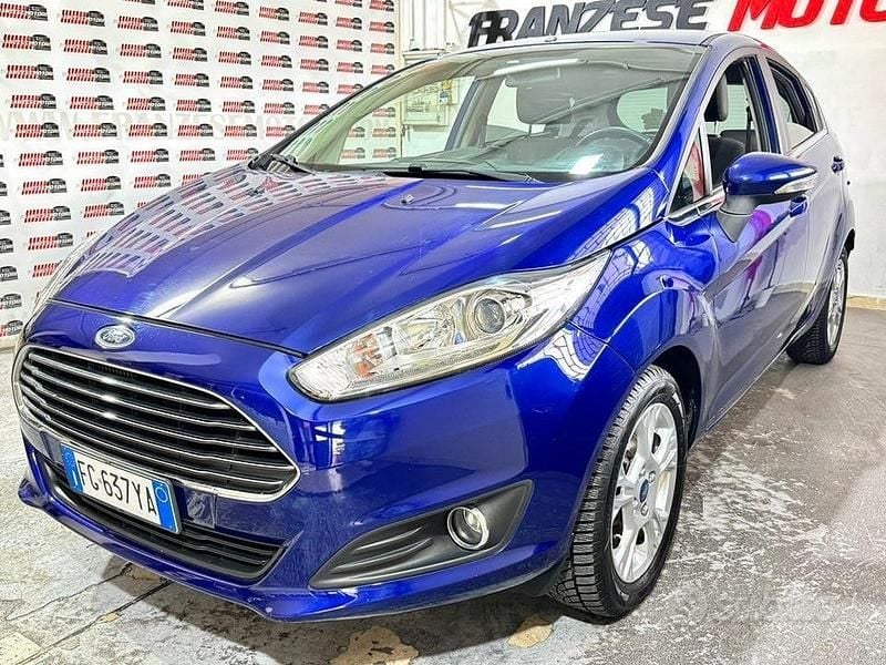 Usata Ford Fiesta Titanium 75 CV (55 kW) 2017 Blu Utilitaria