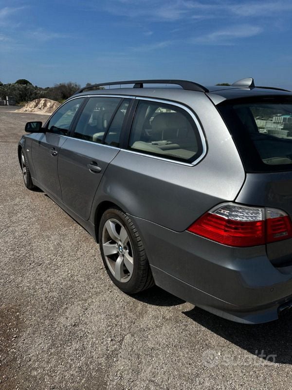 Usata BMW 530 235 CV (172 kW) 2008 Grigio Station wagon