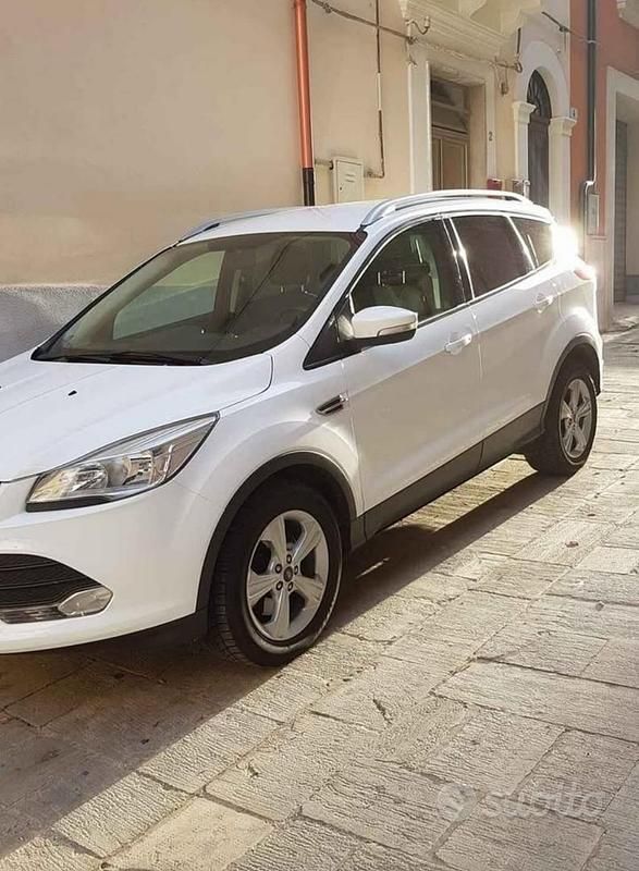 Usata Ford Kuga 150 CV (110 kW) 2013 Bianco SUV