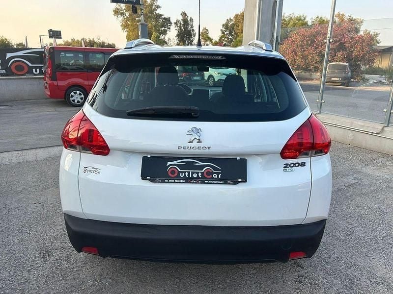 Usata Peugeot 2008 Active 92 CV (67 kW) 2015 Bianco SUV