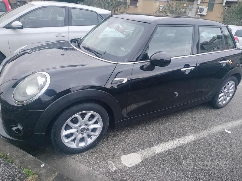 Usata Mini Cooper D Business 116 CV (85 kW) 2015 Nero Utilitaria