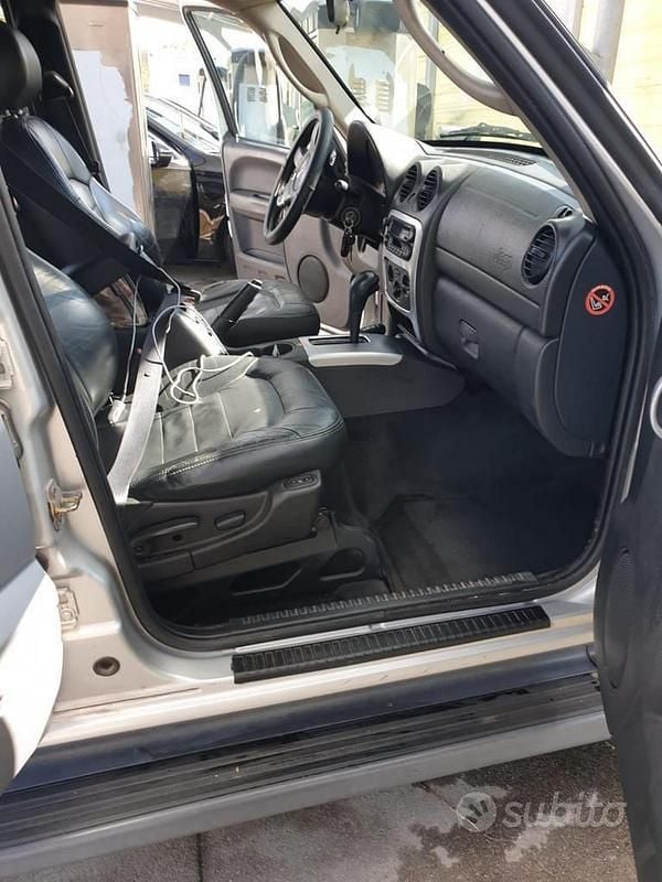Usata Jeep Cherokee 2004 Grigio SUV