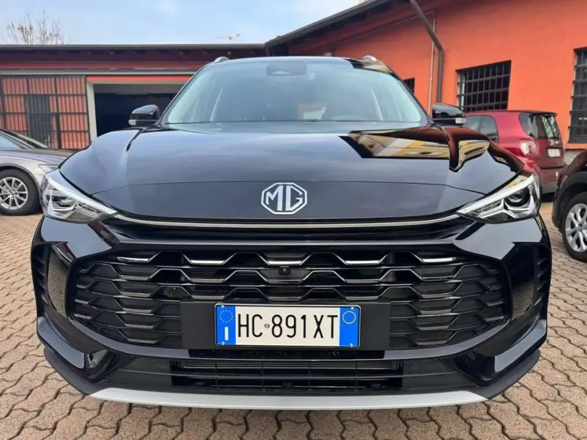 Nuova MG ZS Luxury 102 CV (75 kW) 2026 Nero SUV