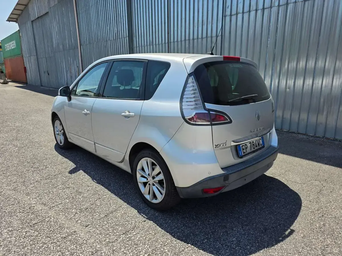 Usata Renault Scénic XMOD 110 CV (80 kW) 2014 Grigio Monovolume