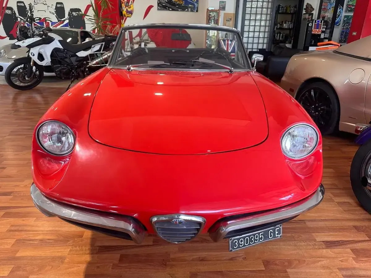 Usata Alfa Romeo Spider 87 CV (63 kW) 1969 Rosso Cabrio