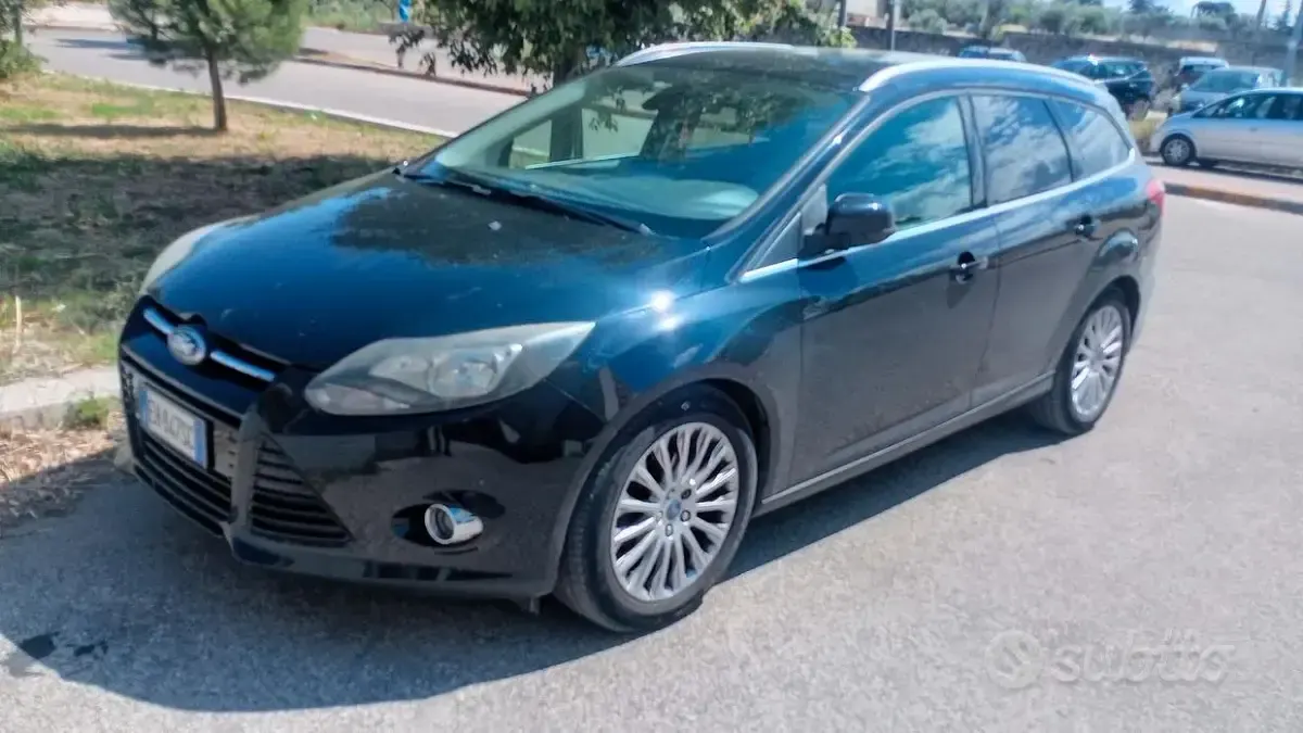 Usata Ford Focus 115 CV (84 kW) 2011 Nero Station wagon