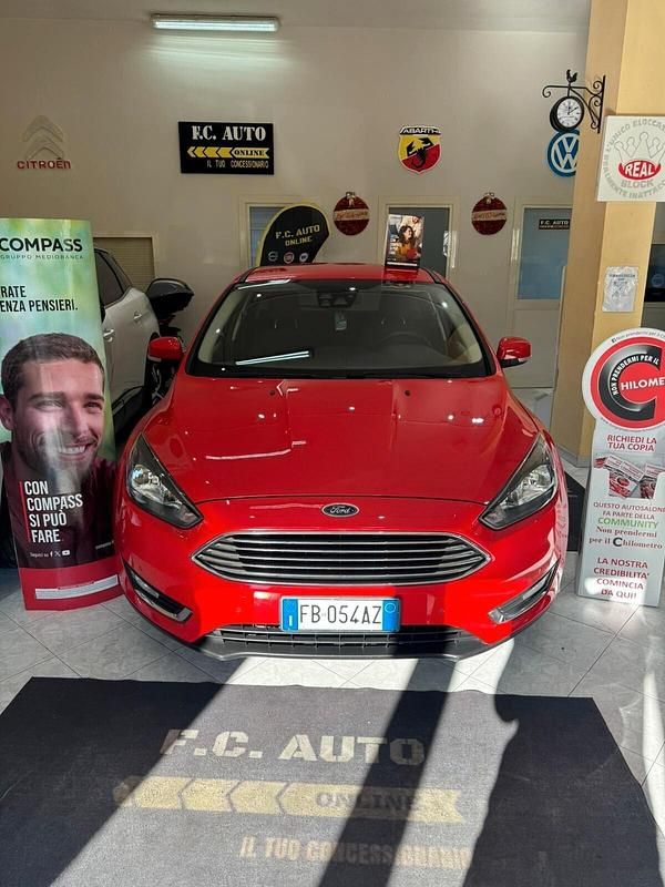 Usata Ford Focus Titanium 119 CV (87 kW) 2015 Rosso Berlina