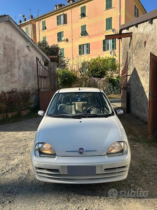 Usata Fiat 600 54 CV (39 kW) 2010 Bianco Utilitaria