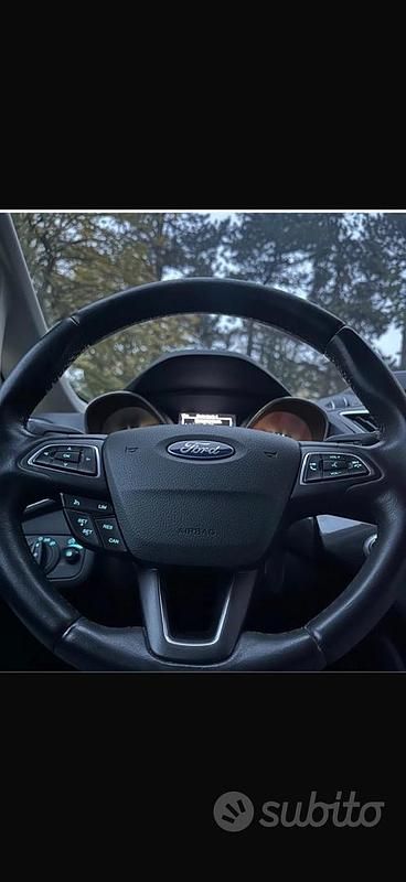 Usata Ford C-MAX 120 CV (88 kW) 2015 Grigio Monovolume