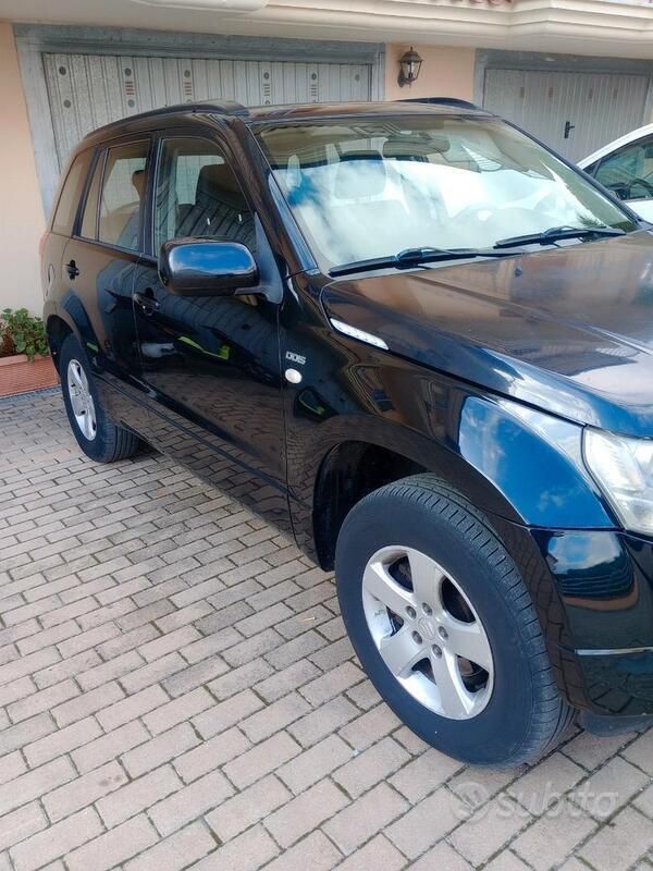 Nero Usata 2006 Suzuki Grand Vitara SUV | 8000 € (Molto cara) - Immagine 1/4