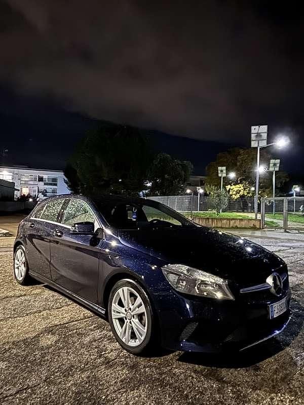 Usata Mercedes A180 109 CV (80 kW) 2017 Berlina