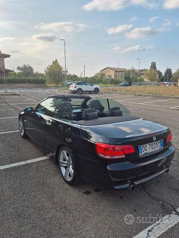 Usata BMW 335 Cabriolet Efficient Dynamics 306 CV (225 kW) 2007 Nero Cabrio