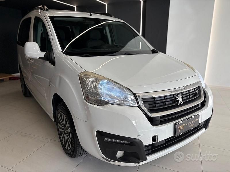 Usata Peugeot Partner Tepee Active 120 CV (88 kW) 2017 Bianco Monovolume