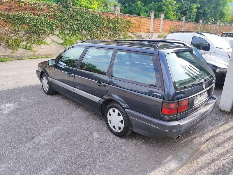 Usata VW Passat 90 CV (66 kW) 1993 Blu/azzurro Station wagon