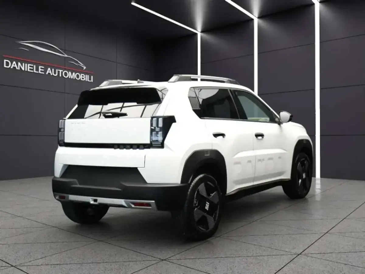 Nuova Fiat Grande Panda La Prima 110 CV (80 kW) 2025 Bianco Utilitaria