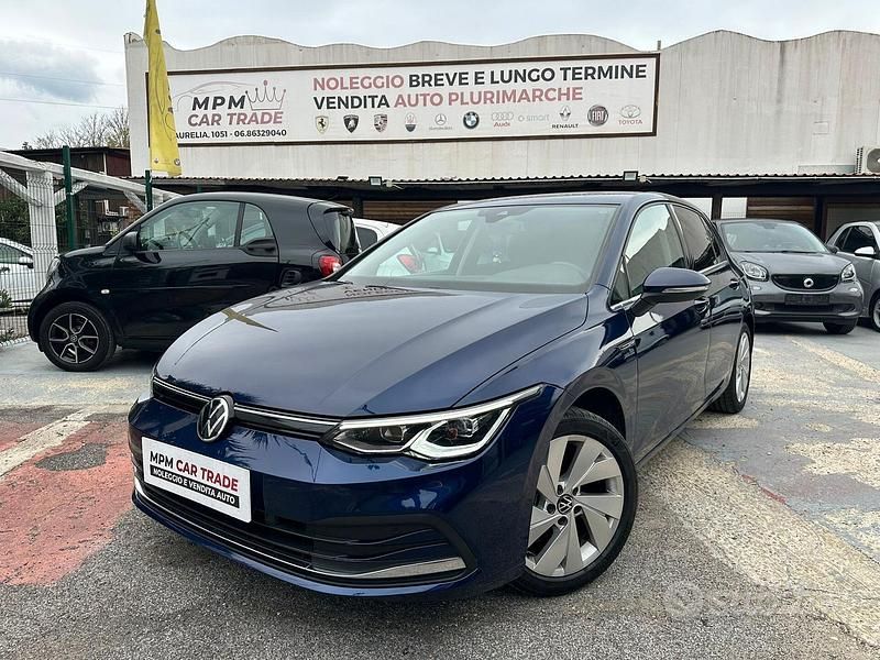Blu Usata 2020 VW Golf VIII Style Tre volumi | 19.490 € (Buon prezzo) - Immagine 1/4