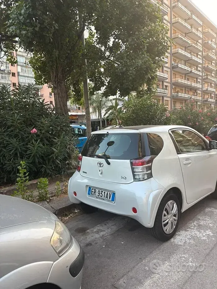 Usata Toyota iQ Active 68 CV (50 kW) 2013 Bianco Utilitaria