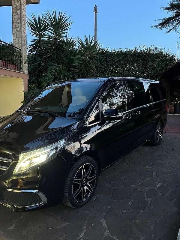 Usata 2022 Mercedes V250 Monovolume | 48.000 € - Immagine 1/4
