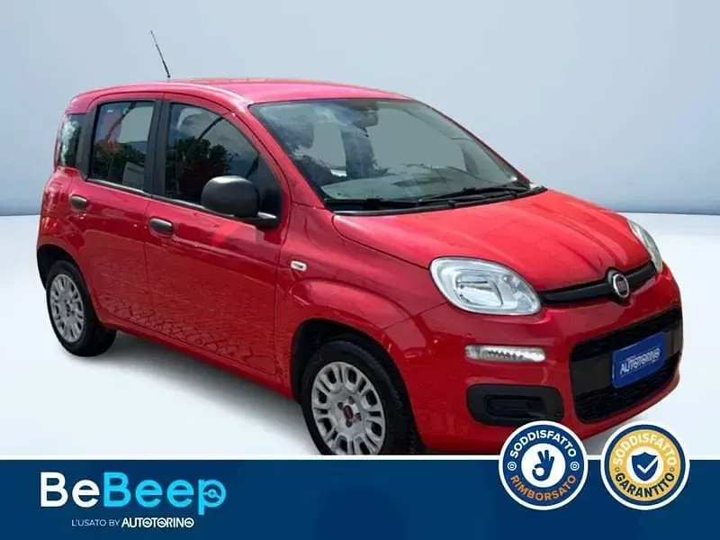 Usata Fiat Panda Easy 69 CV (50 kW) 2019 Rosso metallizzato Utilitaria