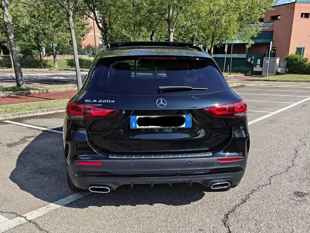 Begagnad Mercedes GLA220 Premium 190 HK (139 kW) 2023 Svart SUV