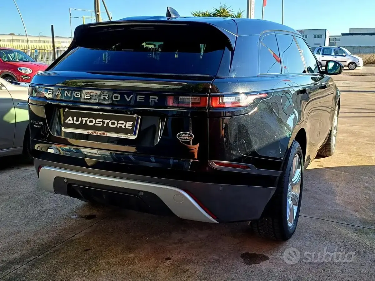 Usata Land Rover Range Rover Velar R-Dynamic 241 CV (177 kW) 2019 Nero SUV