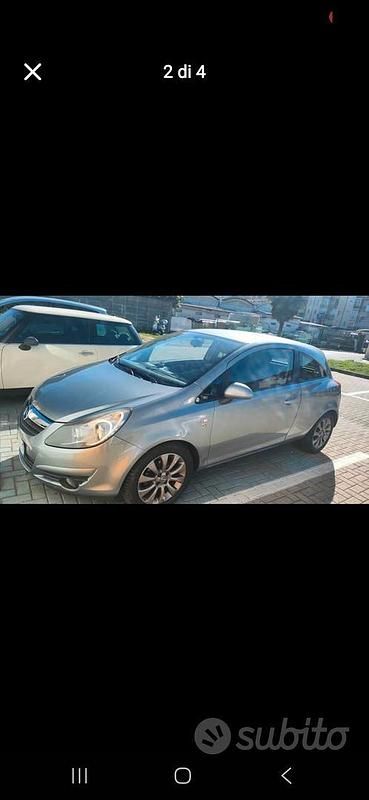 Usado Opel Corsa 85 HP (62 kW) 2011 Cinzento Citadino