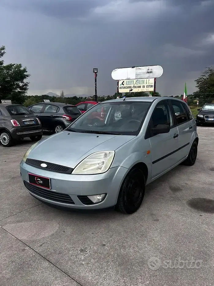 Usata Ford Fiesta Ghia 68 CV (50 kW) 2005 Utilitaria
