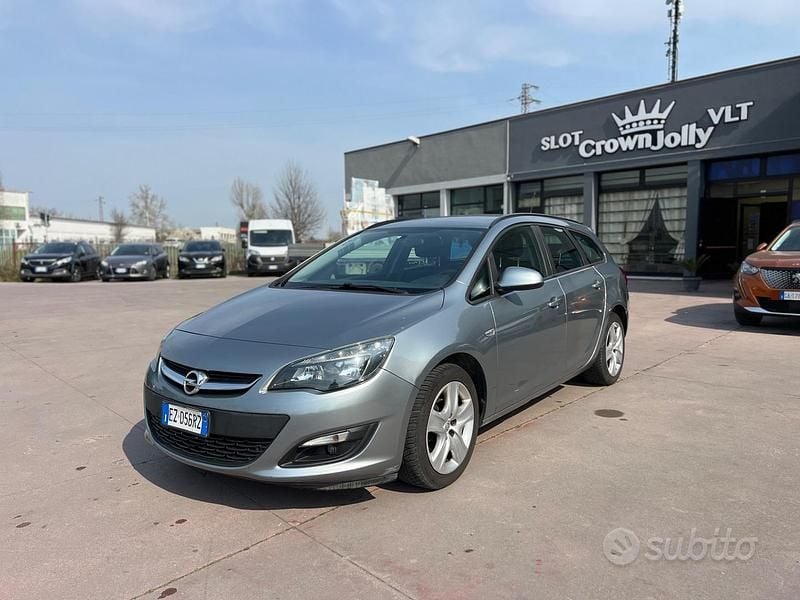 Usata Opel Astra 140 CV (102 kW) 2015 Grigio Station wagon