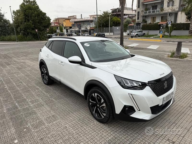 Usata Peugeot 2008 Allure 131 CV (96 kW) 2021 Bianco SUV