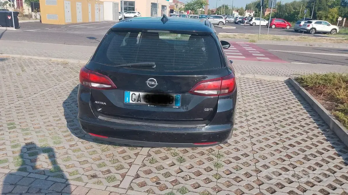 Usata Opel Astra Sport 160 CV (117 kW) 2018 Nero Station wagon