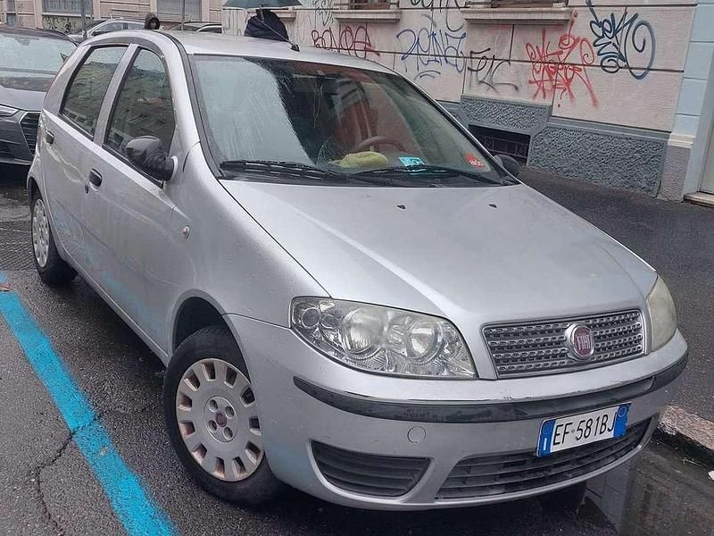 Usata Fiat Punto Active 60 CV (44 kW) 2010 Grigio Berlina