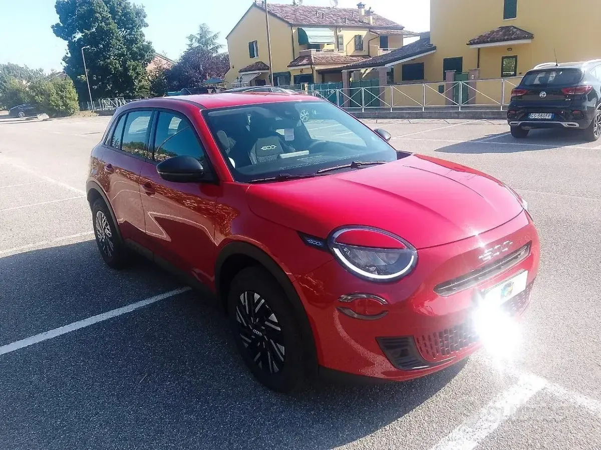 Usata Fiat 600 101 CV (74 kW) 2025 Rosso SUV