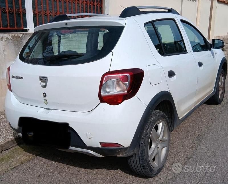 Usata Dacia Sandero 90 CV (66 kW) 2015 Bianco Monovolume