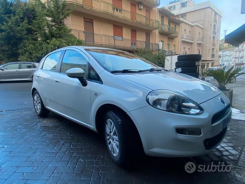 Bianco Usata 2014 Fiat Punto Street Due volumi | 4999 € (Buon prezzo) - Immagine 1/4