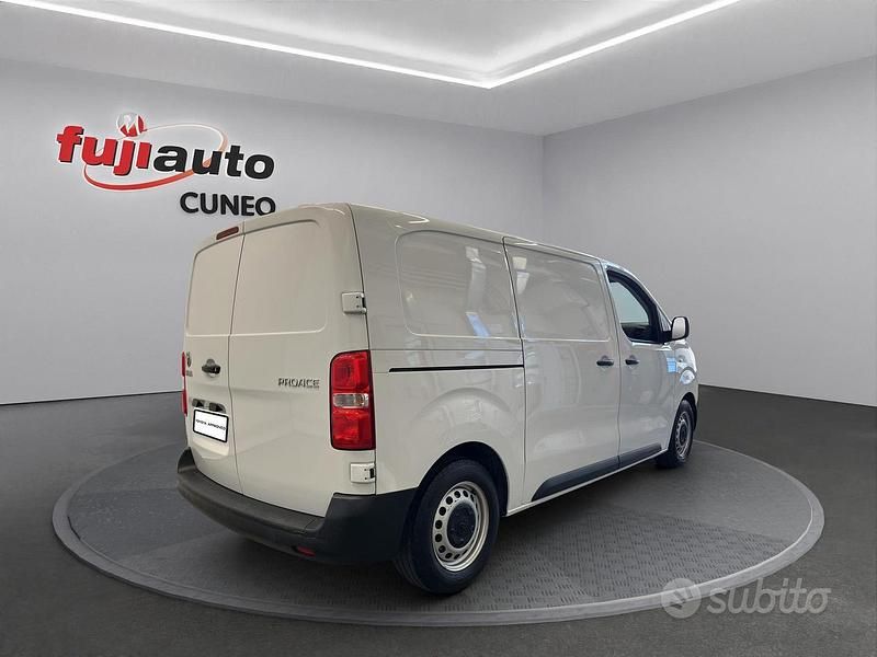 Usata Toyota Proace Comfort 120 CV (88 kW) 2024 Bianco Monovolume