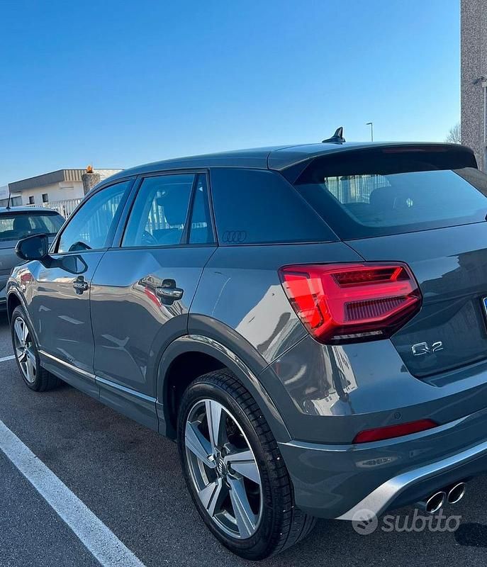 Usata Audi Q2 Admired 150 CV (110 kW) 2020 Grigio SUV