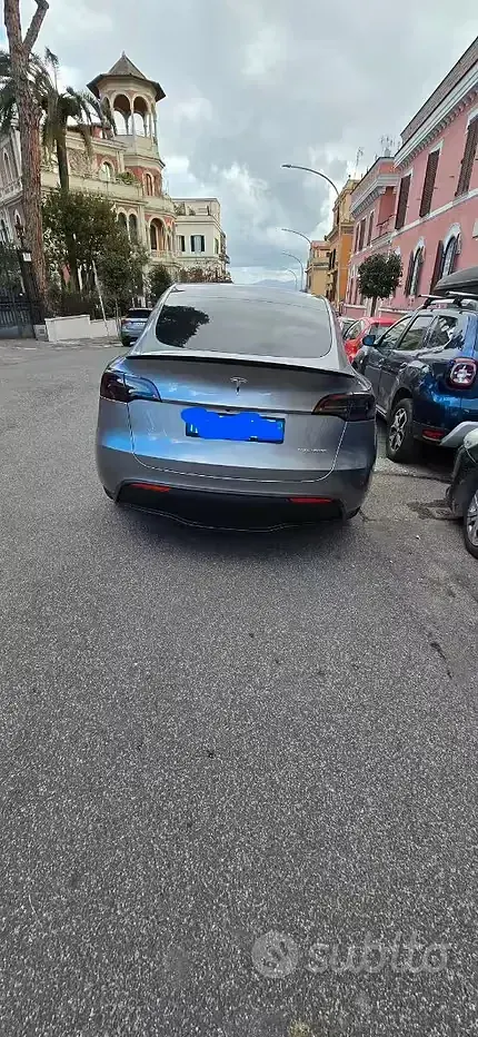 Usata Tesla Model Y Performance 185 kW (252 CV) 2023 Grigio SUV