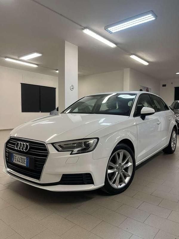 Other Usata 2017 Audi A3 Sport Tre volumi | 14.390 € (Buon prezzo) - Immagine 1/4