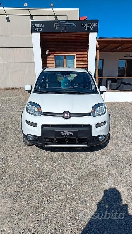 Usata Fiat Panda 4x4 Lounge 84 CV (61 kW) 2016 Bianco Utilitaria