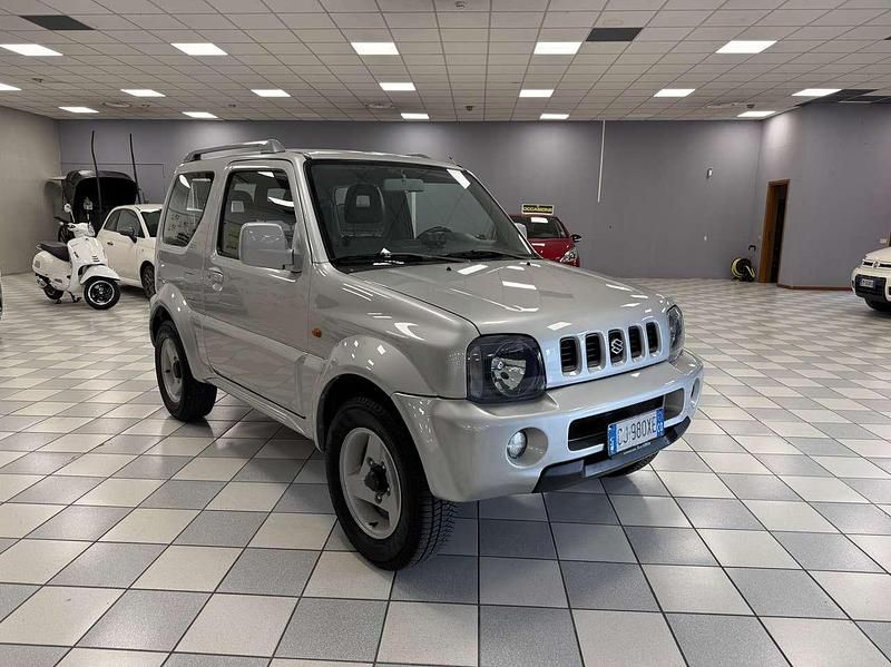 Usata Suzuki Jimny 82 CV (60 kW) 2003 Argento SUV