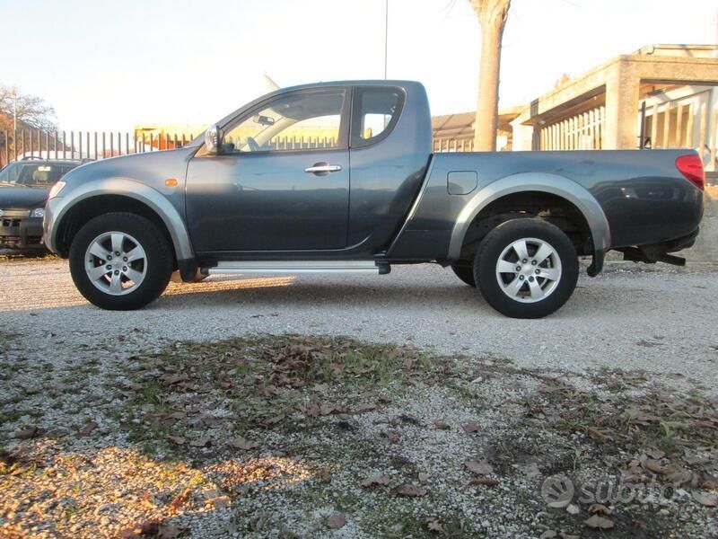 Venduto Mitsubishi L200 4 posti casso. auto usate in vendita