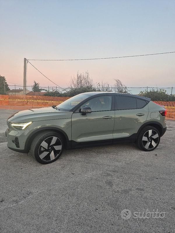 Usata Volvo C40 300 kW (408 CV) 2022 Verde SUV