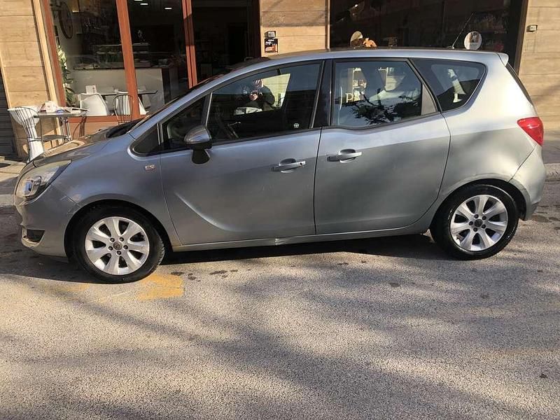 Usata Opel Meriva 120 CV (88 kW) 2014 Monovolume